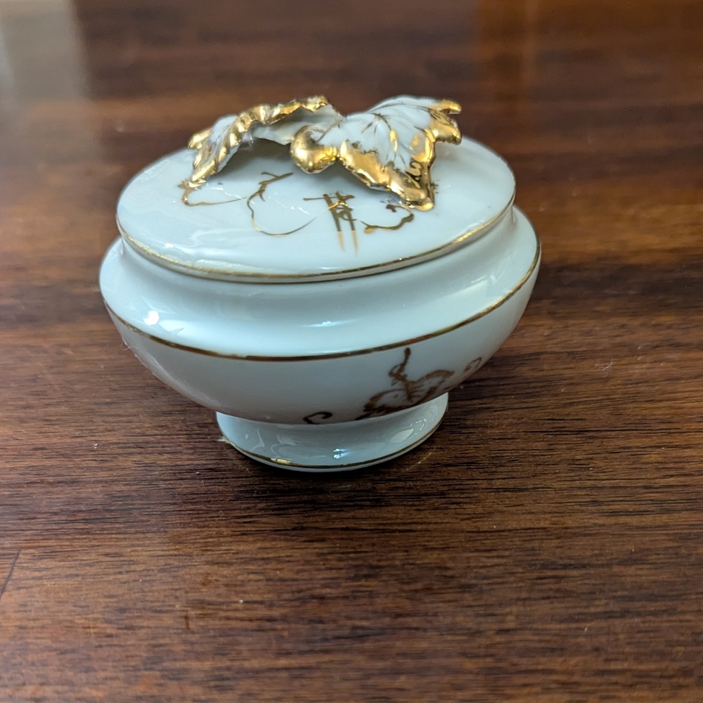 Vintage L & M Bond Ware Trinket Box